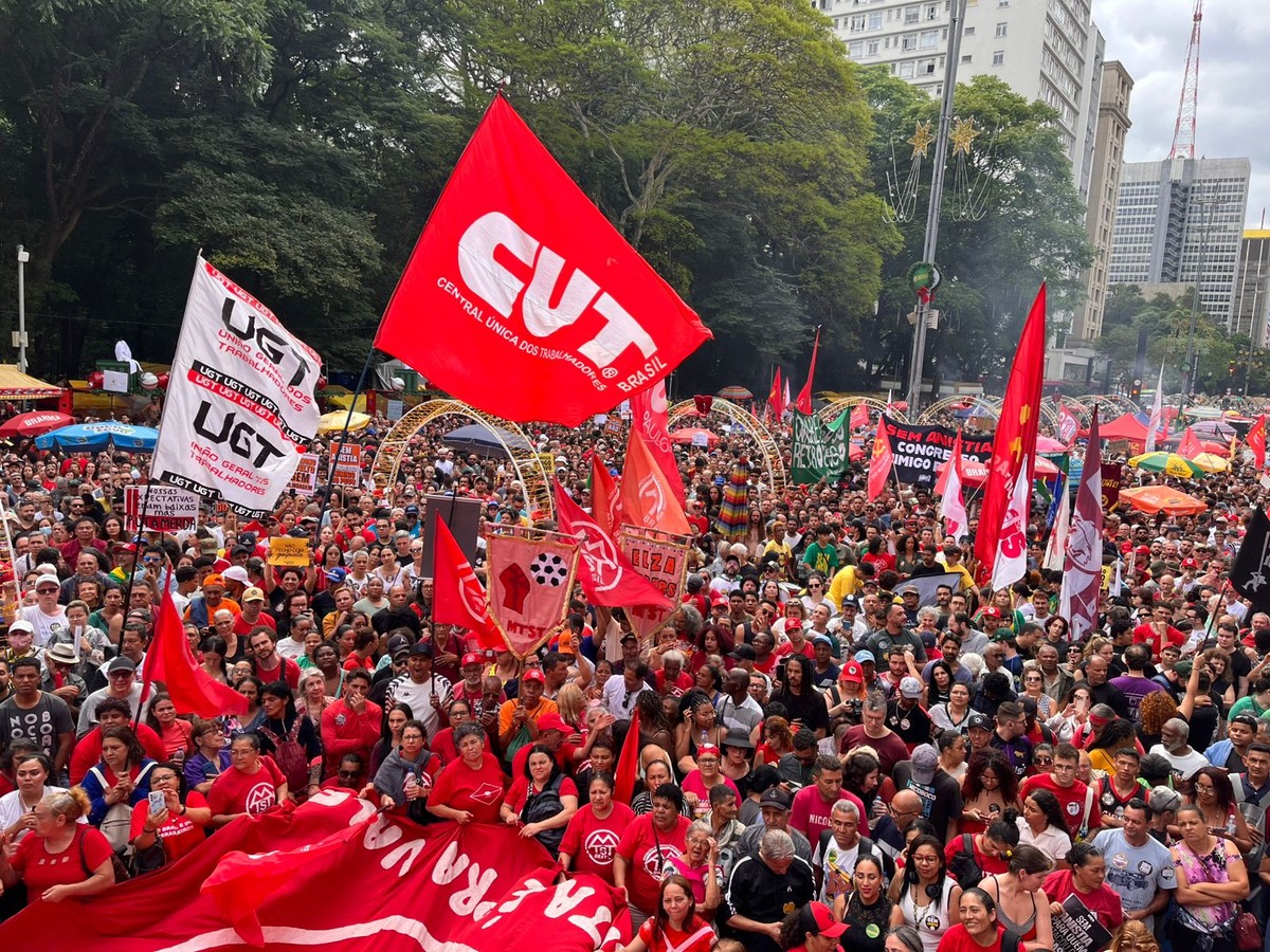 Manifestantes ocupam Paulista contra PL da dosimetria e chamam Congresso de ‘inimigo do povo’