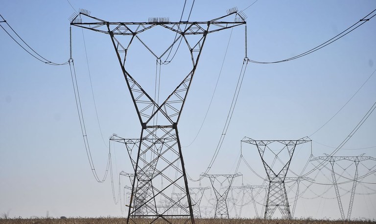 Axia Energia e Alupar vencem leilão de transmissão, que tem deságio médio de 53,2%