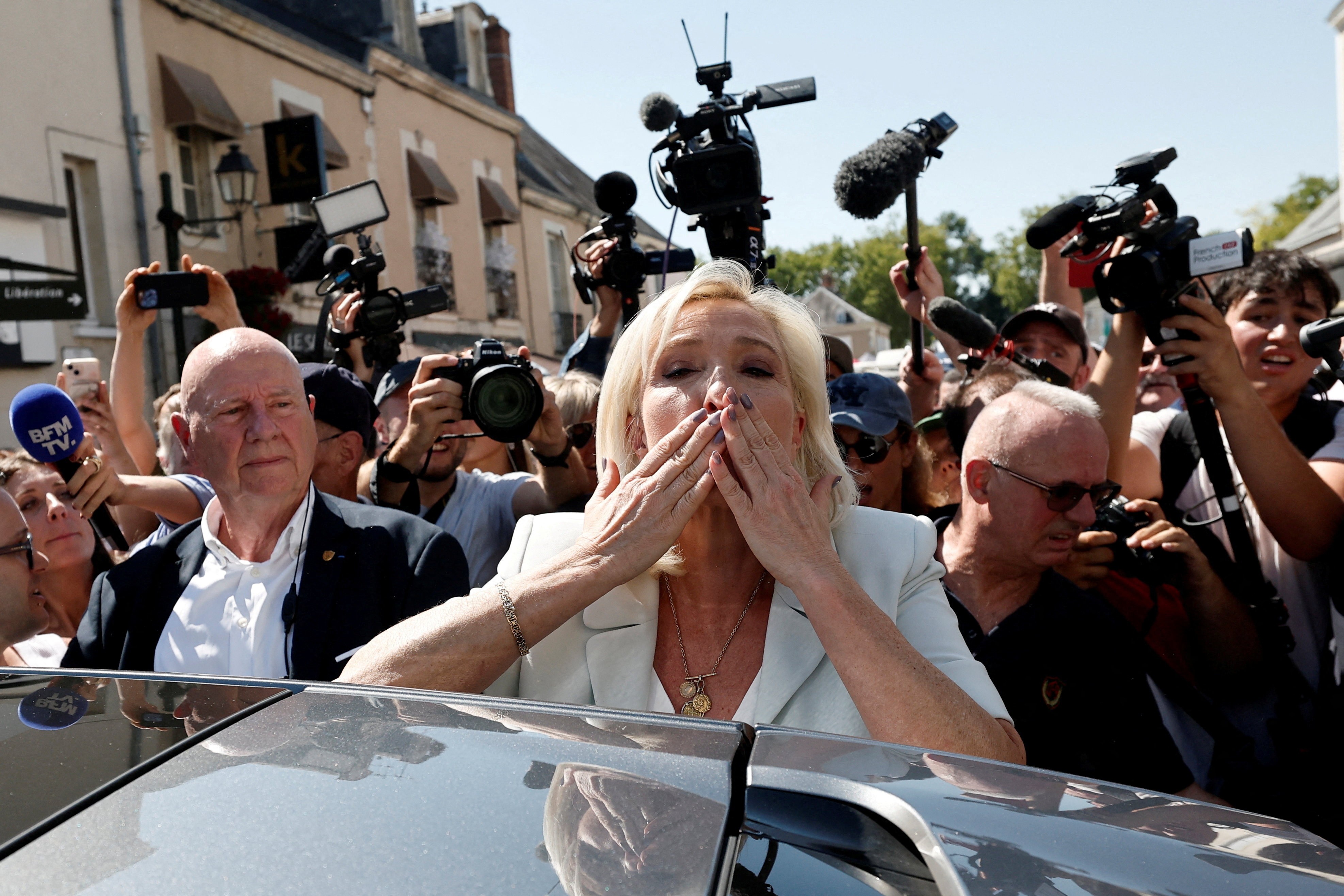 Pesquisas apontam possível vitória de Le Pen na eleição de 2027 na França apesar de condenação