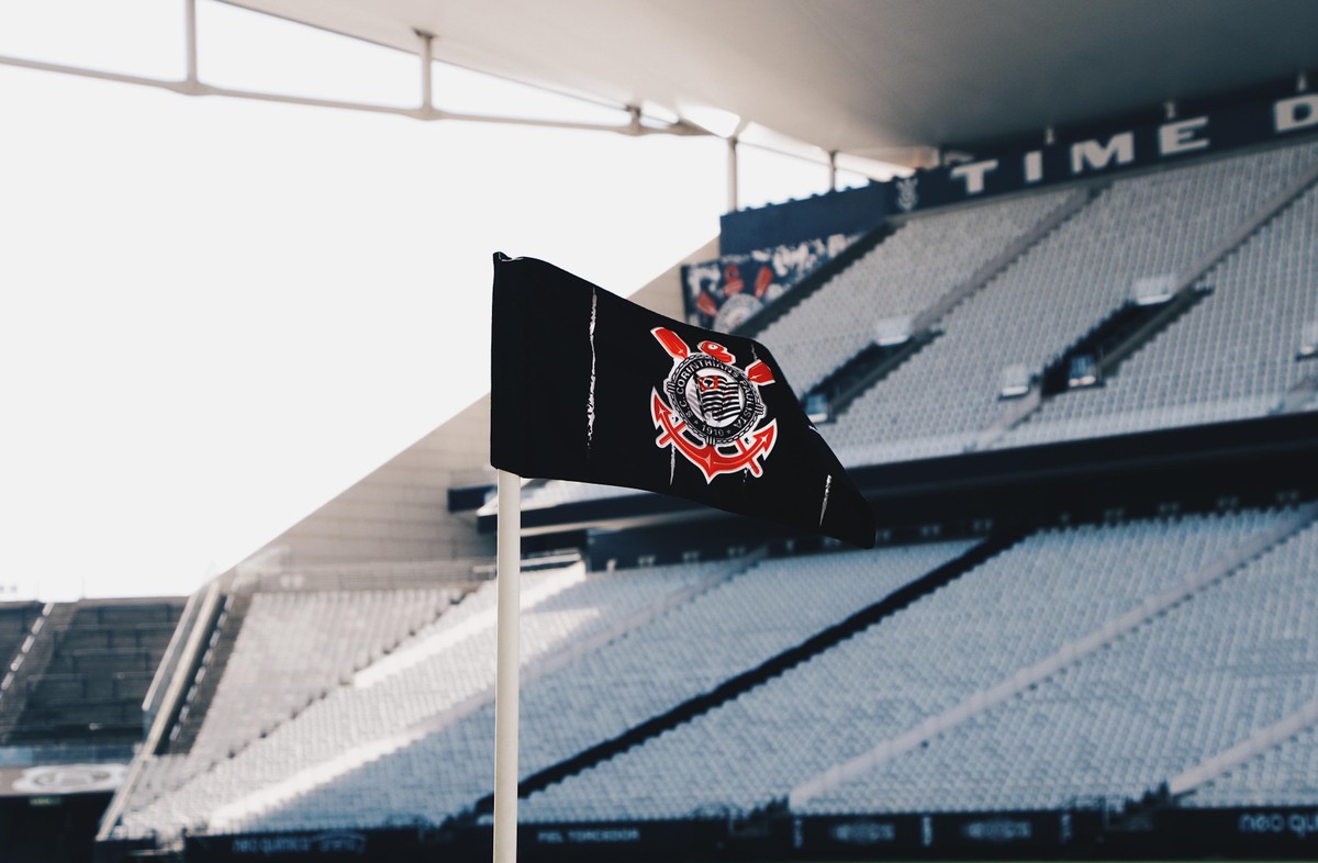 Os clubes com as maiores dívidas no brasil em 2024
