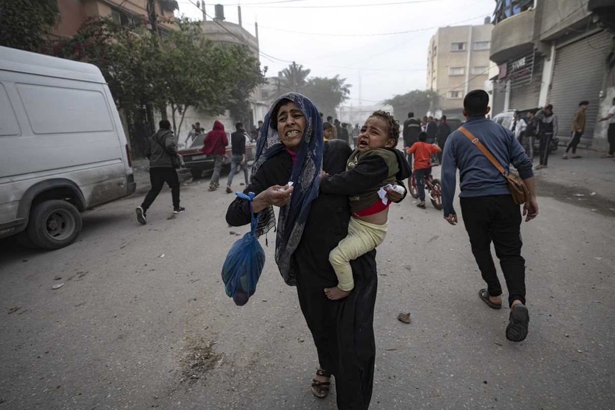 Ataques israelenses deixam ao menos 27 mortos em Gaza neste domingo, diz Defesa Civil