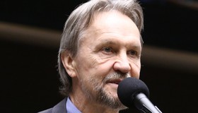 Motta e Alcolumbre são cobrados a instalarem CPIs sobre o caso Master