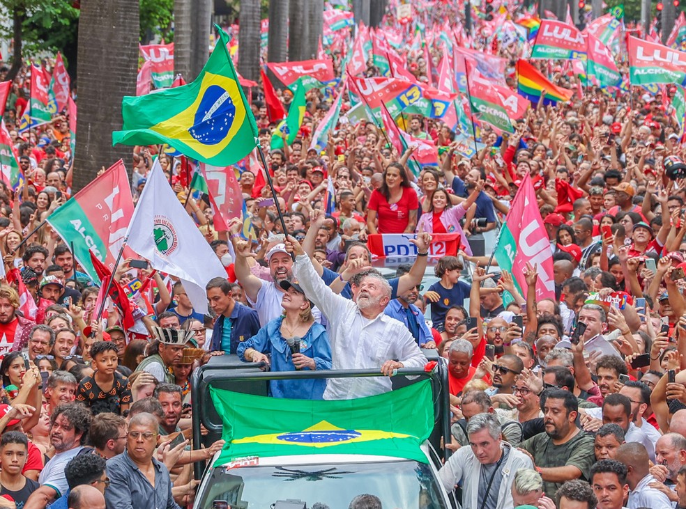 Lula e Alckmin em evento em Belo Horizonte (MG): campanha de petista viveu crise no começo do segundo turno, mas recobrou ânimo na semana final — Foto: Ricardo Stuckert