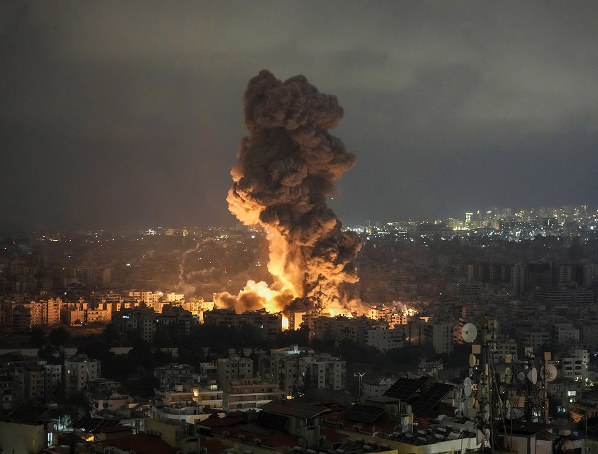 Ataques de Israel matam 20 pessoas em Gaza, incluindo jornalista e oficial do serviço de resgate