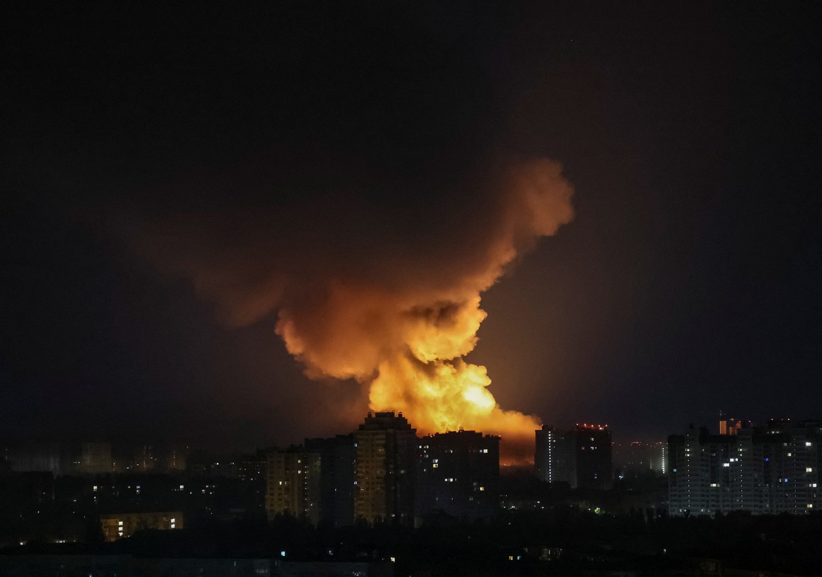 Rússia testa míssil hipersônico e Ucrânia faz um dos maiores ataques com drones da guerra