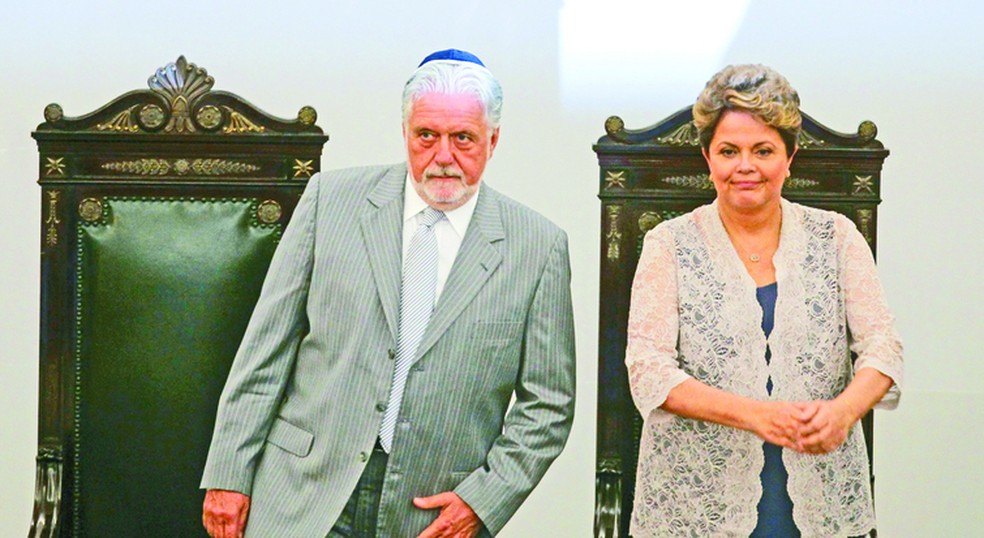 Wagner e Dilma em Salvador: governador da Bahia vê em movimento pressão pela aprovação da PEC 300 — Foto: Lúcio Távora/A Tarde/Folhapress - 29/1/2012