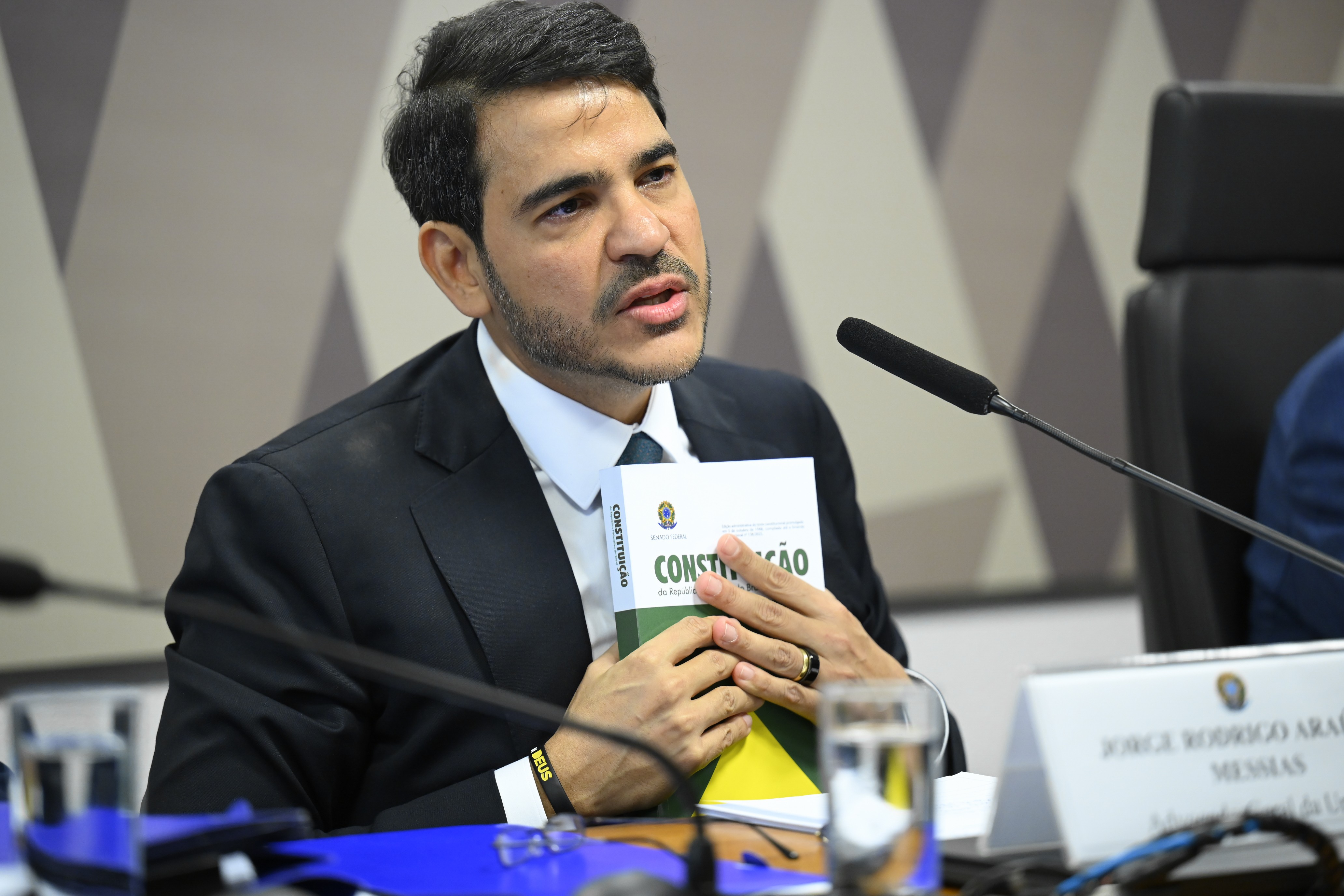 Messias avalia deixar AGU após rejeição ao STF; Lula pede que ele “descanse e esfrie a cabeça”
