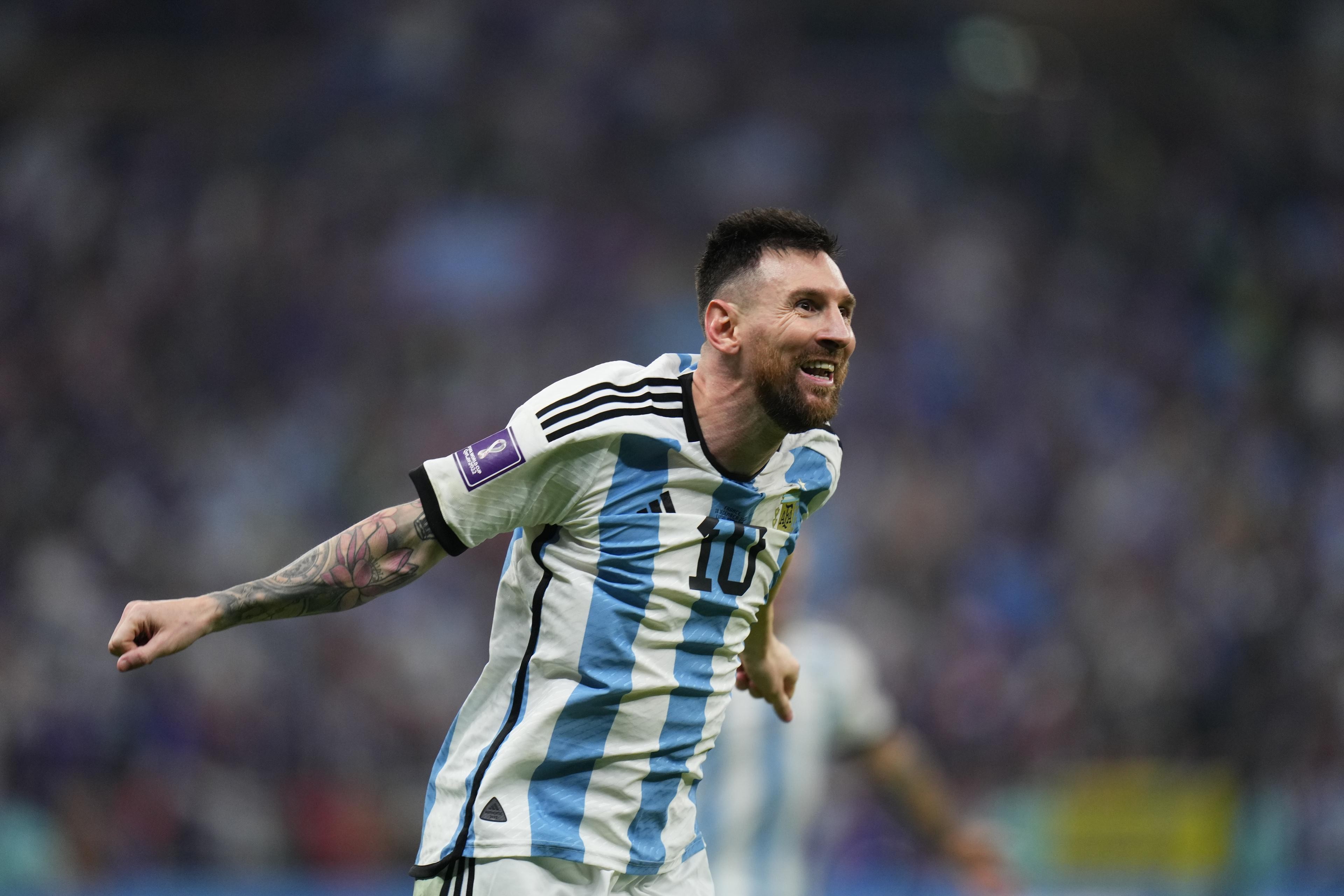 Argentina vence Argélia com 3 gols de Messi, que passa a ser artilheiro das Copas do Mundo