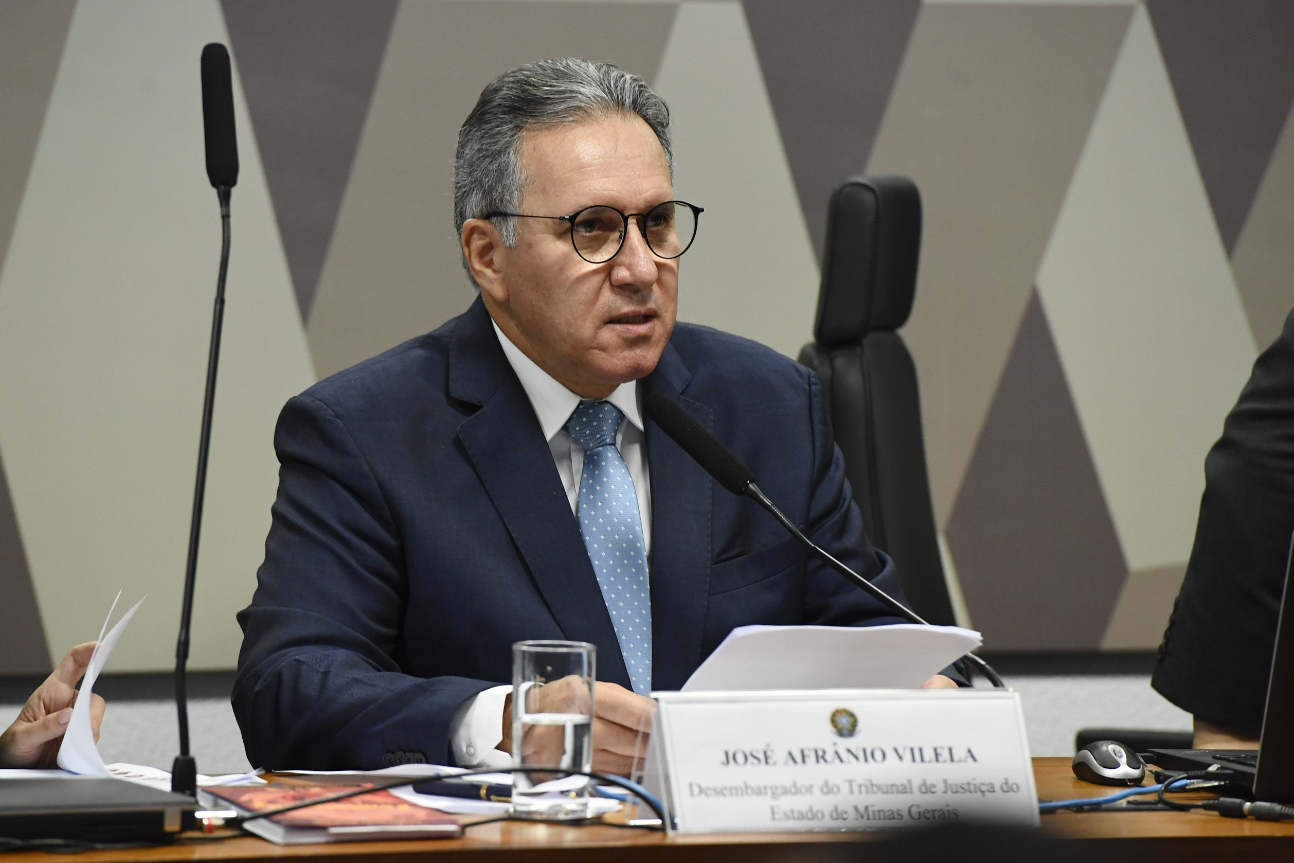 STJ adia julgamento sobre tributação de bonificações