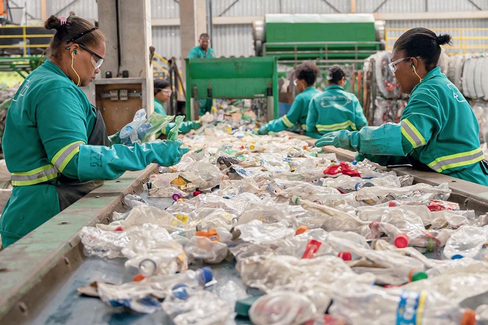 Recicla Solar, parceria da Coca-Cola com centrais de coletas e organizações de catadores — Foto: Olhos de Lince/Divulgacao