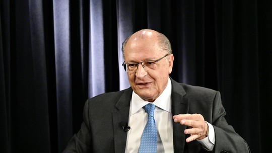 Governo estuda reduzir carga tributária da linha branca para ajudar população do RS, diz Alckmin 