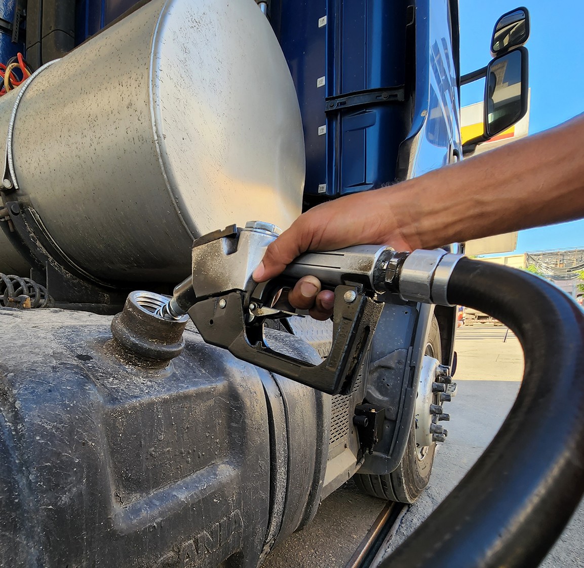 Governo publica MP e decretos que oficializam pacote para conter preço do diesel