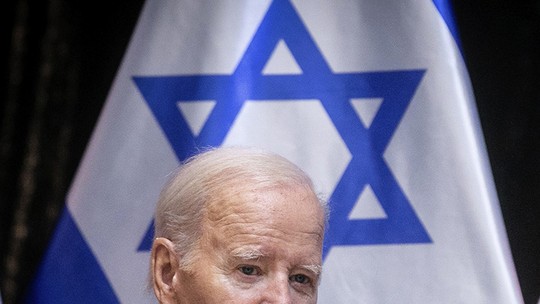 Pacote de ajuda da Câmara para Ucrânia e Israel ganha apoio de Biden