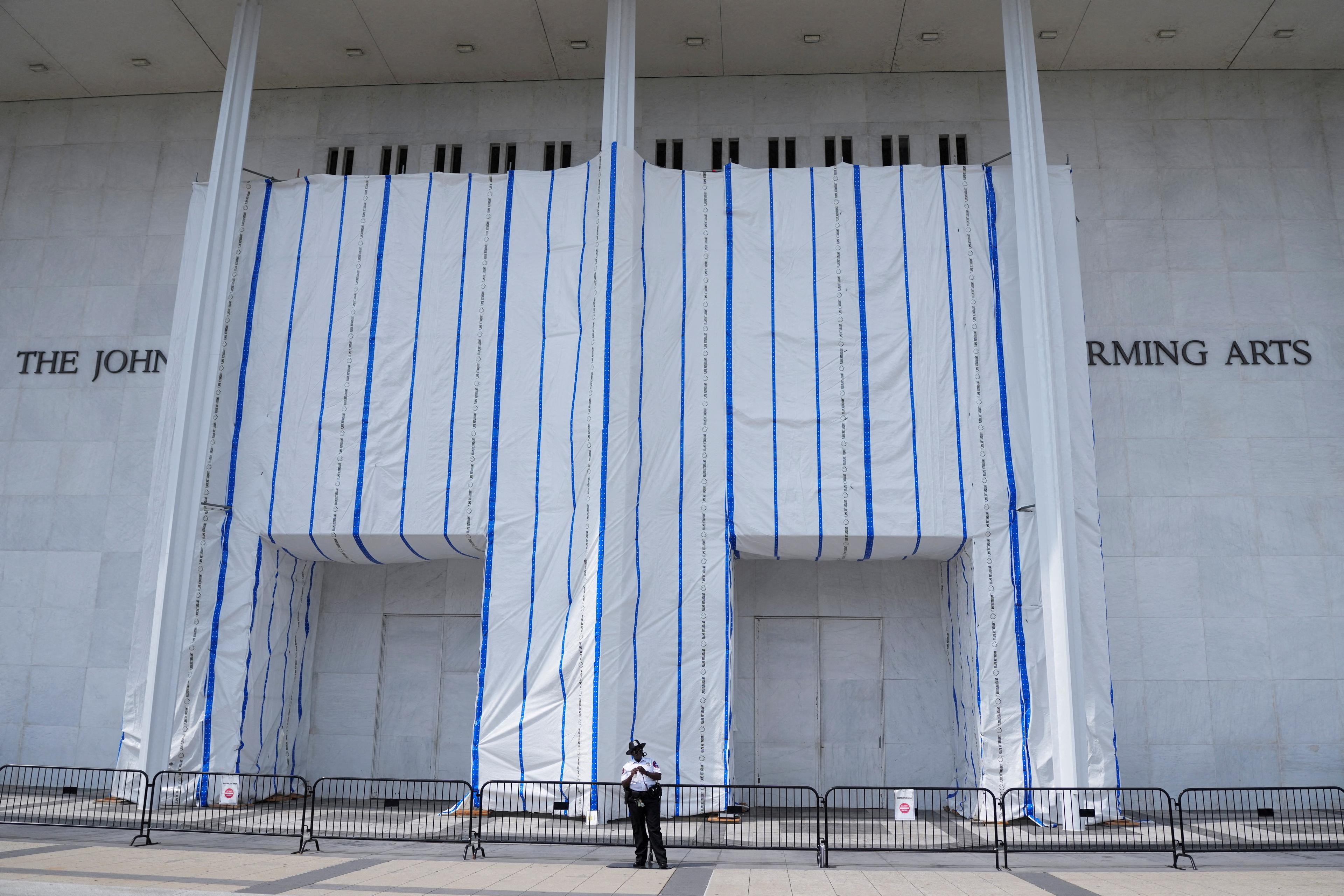 Juiz rejeita inclusão do nome de Trump no Kennedy Center, em Washington
