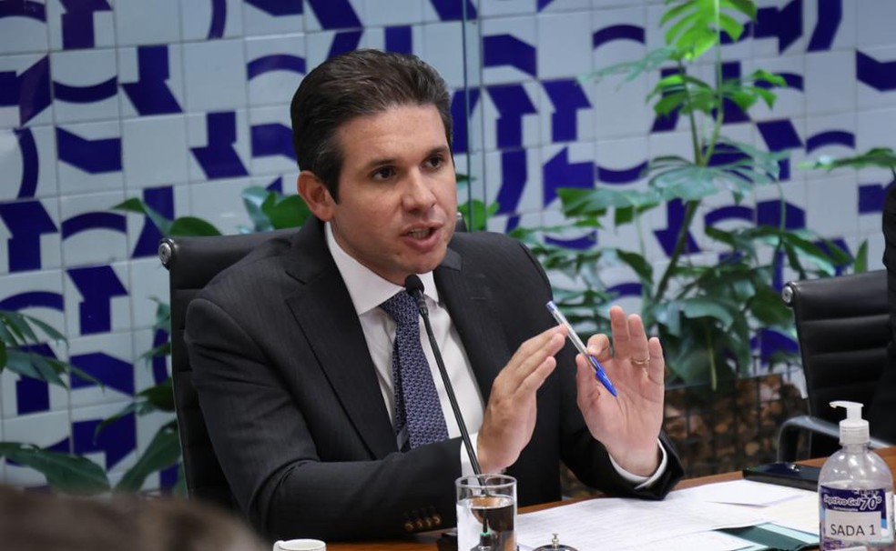 Motta atropela rito para acelerar votação de projeto que suspende ação  contra Ramagem | Política | Valor Econômico