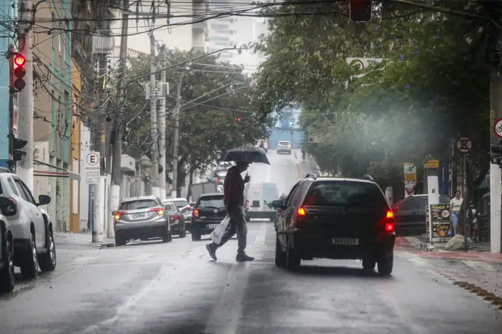 Chuva deve atingir toda a cidade de São Paulo nas próximas horas — Foto: Paulo Pinto/Agência Brasil
