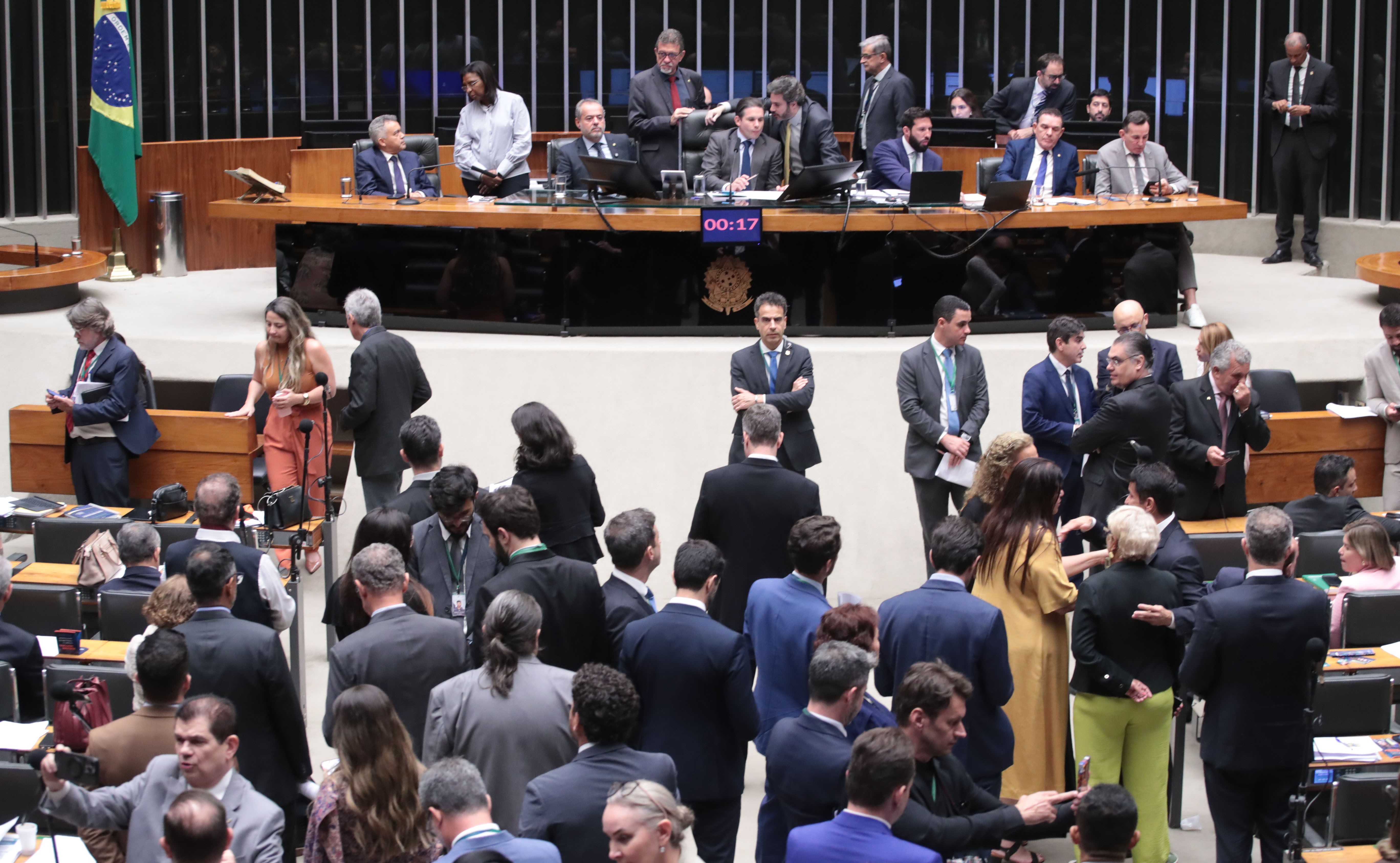 Por 464 a 16 votos, Câmara aprova em primeiro turno repasse mínimo de receita para assistência social