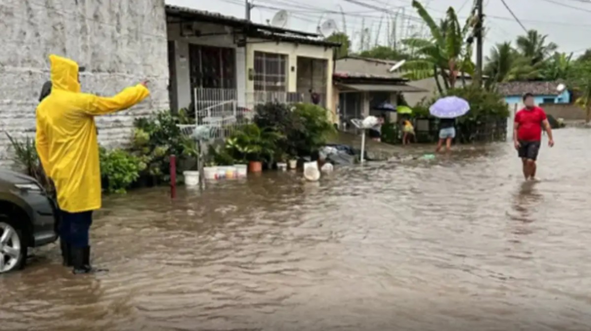 Chuvas em Pernambuco deixam 6 mortos e causam deslocamento de 9,4 mil pessoas | Brasil