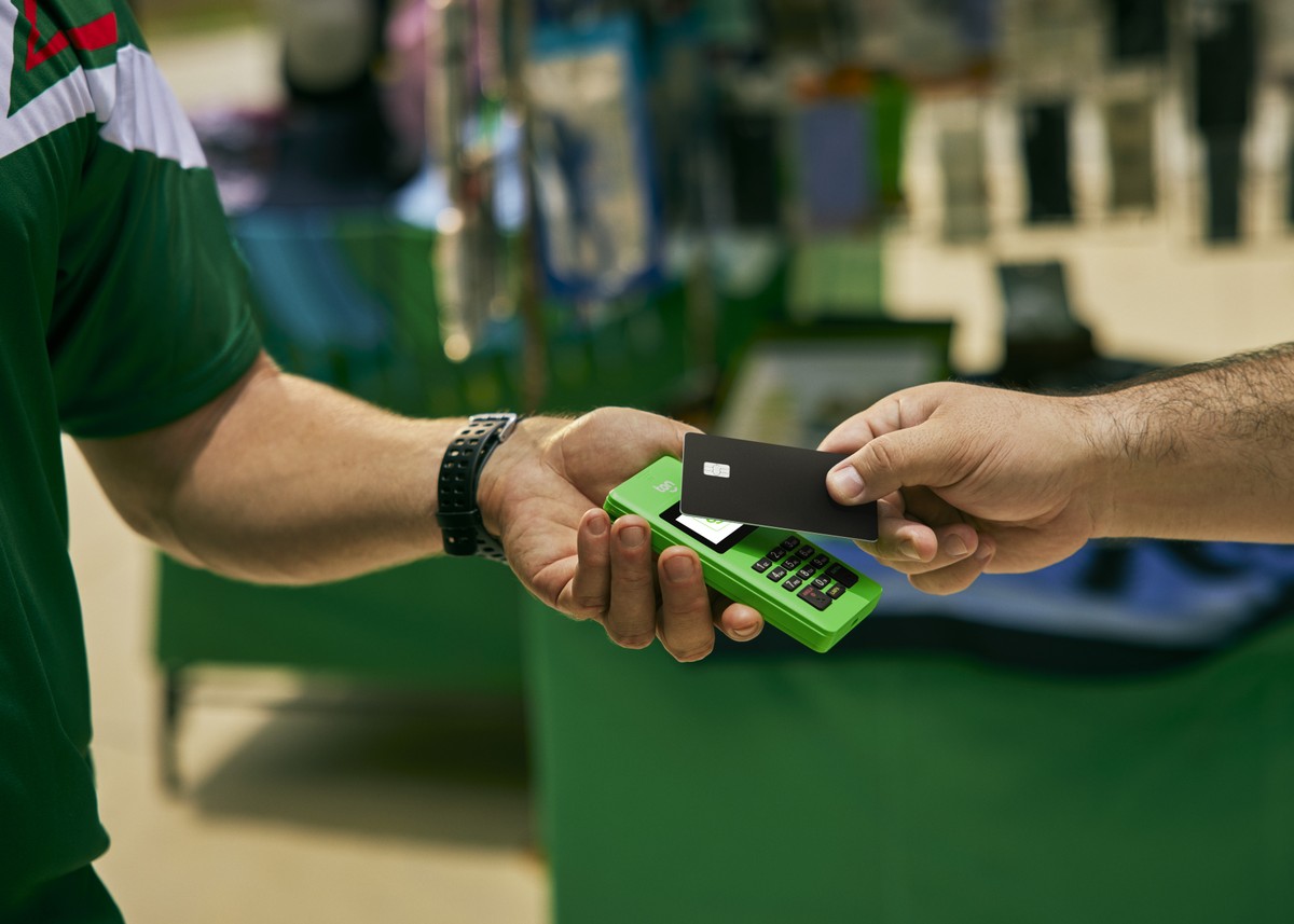 Stone demite cerca de 370 pessoas; sindicato vai à Justiça pedir reintegração | Finanças