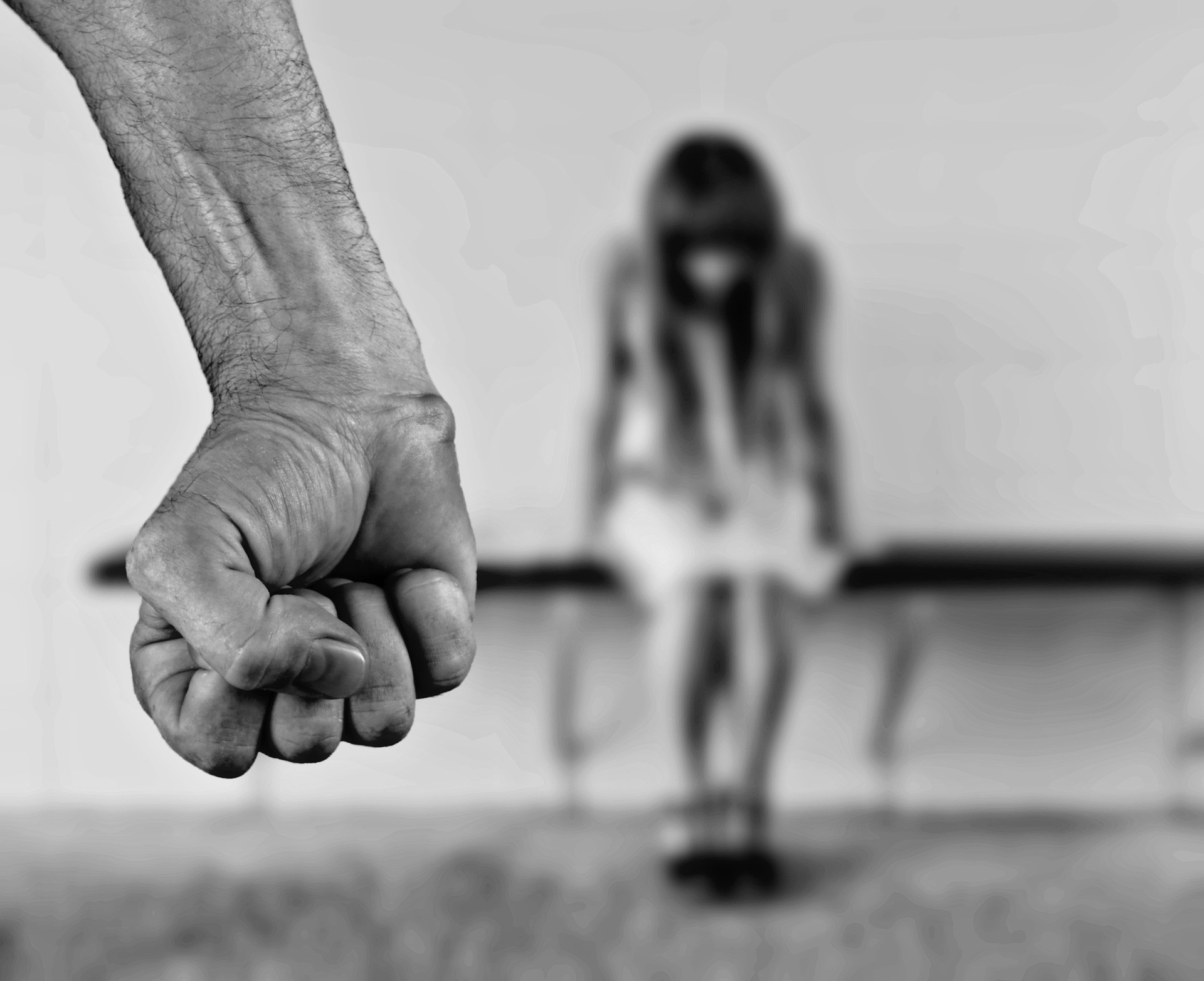 Brasil tem quatro feminicídios por dia no primeiro semestre, mostra levantamento