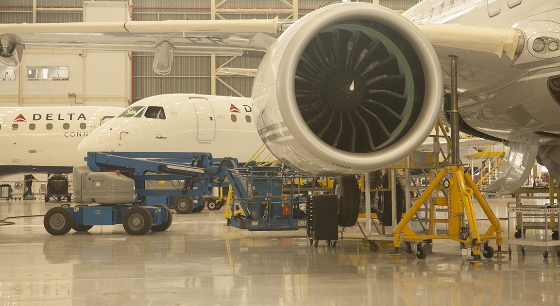 BNDES aprova R$ 3,7 bi para financiar exportação de 19 jatos da Embraer ao Canadá - QTU Questões do Universo