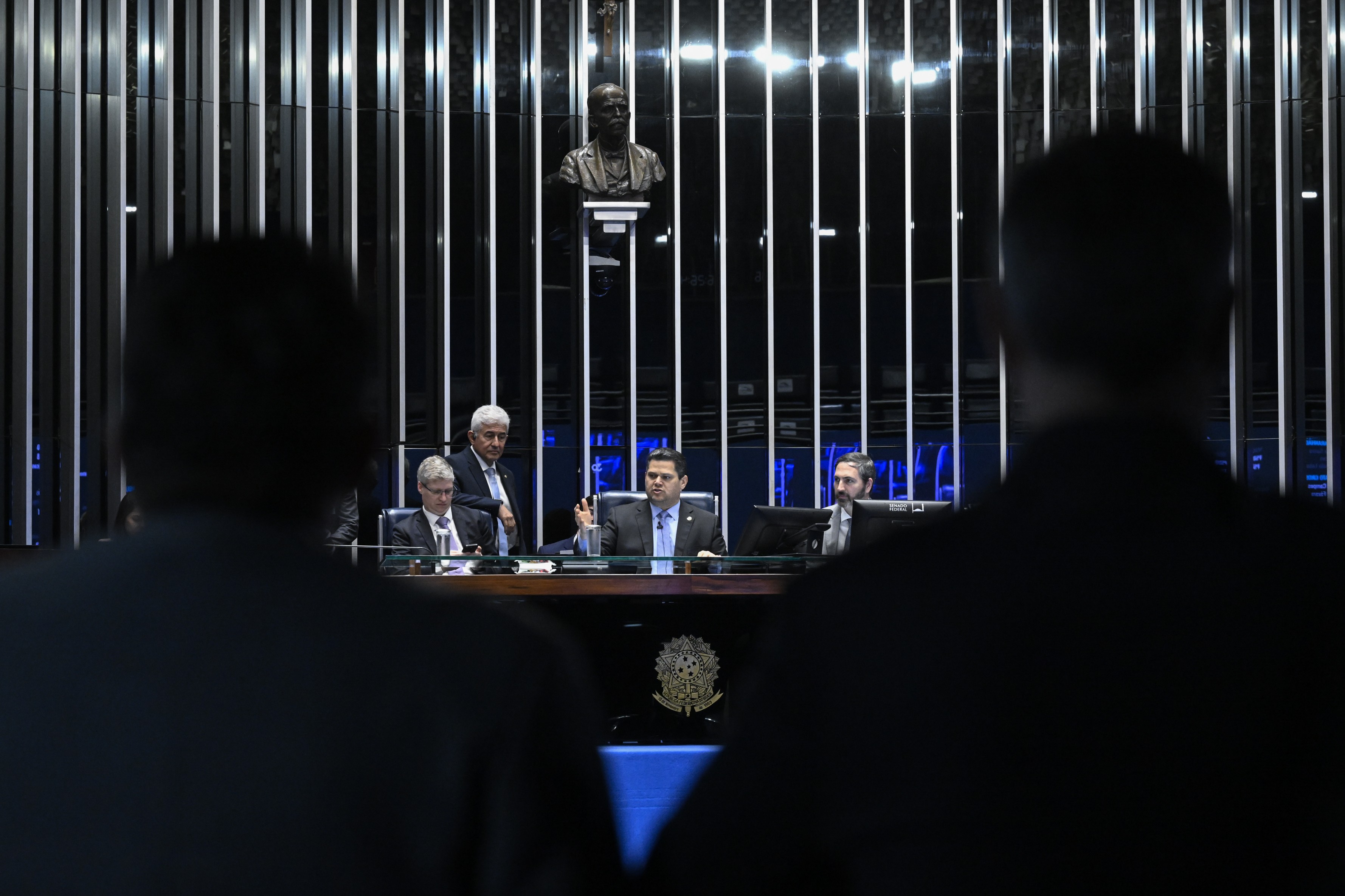 Alcolumbre descarta levar PEC do fim da escala 6x1 direto ao plenário do Senado