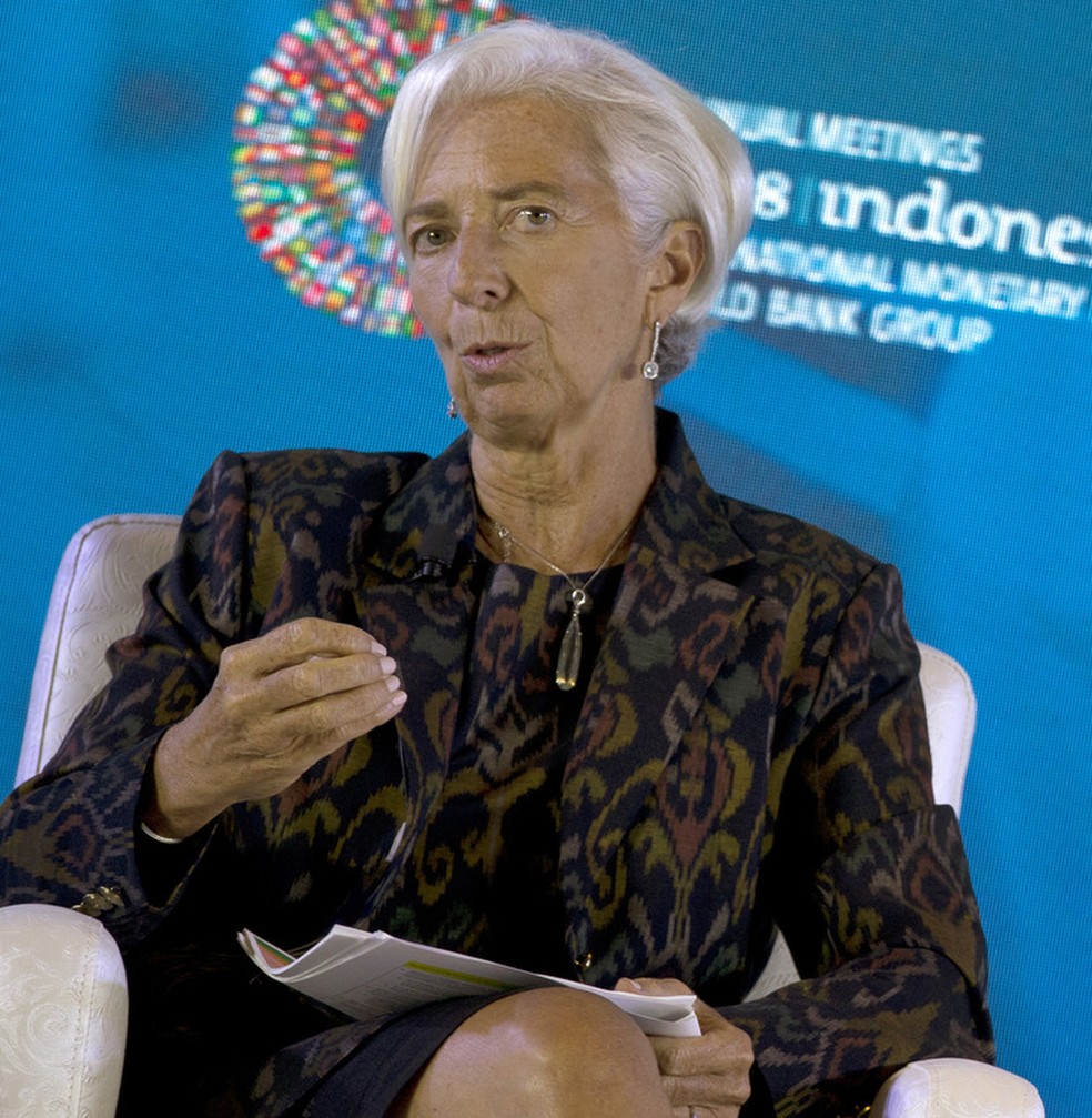 Christine Lagarde, diretora-gerente do FMI: pressão sobre emergentes e possibilidade de correções nos mercados — Foto: Firdia Lisnawati/AP