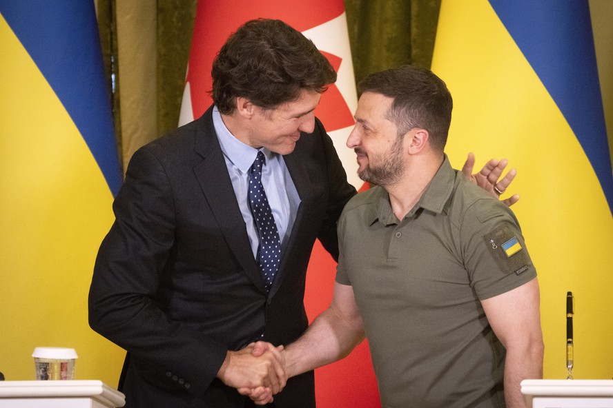 Durante visita, Trudeau se encontra com Zelensky em Kiev
