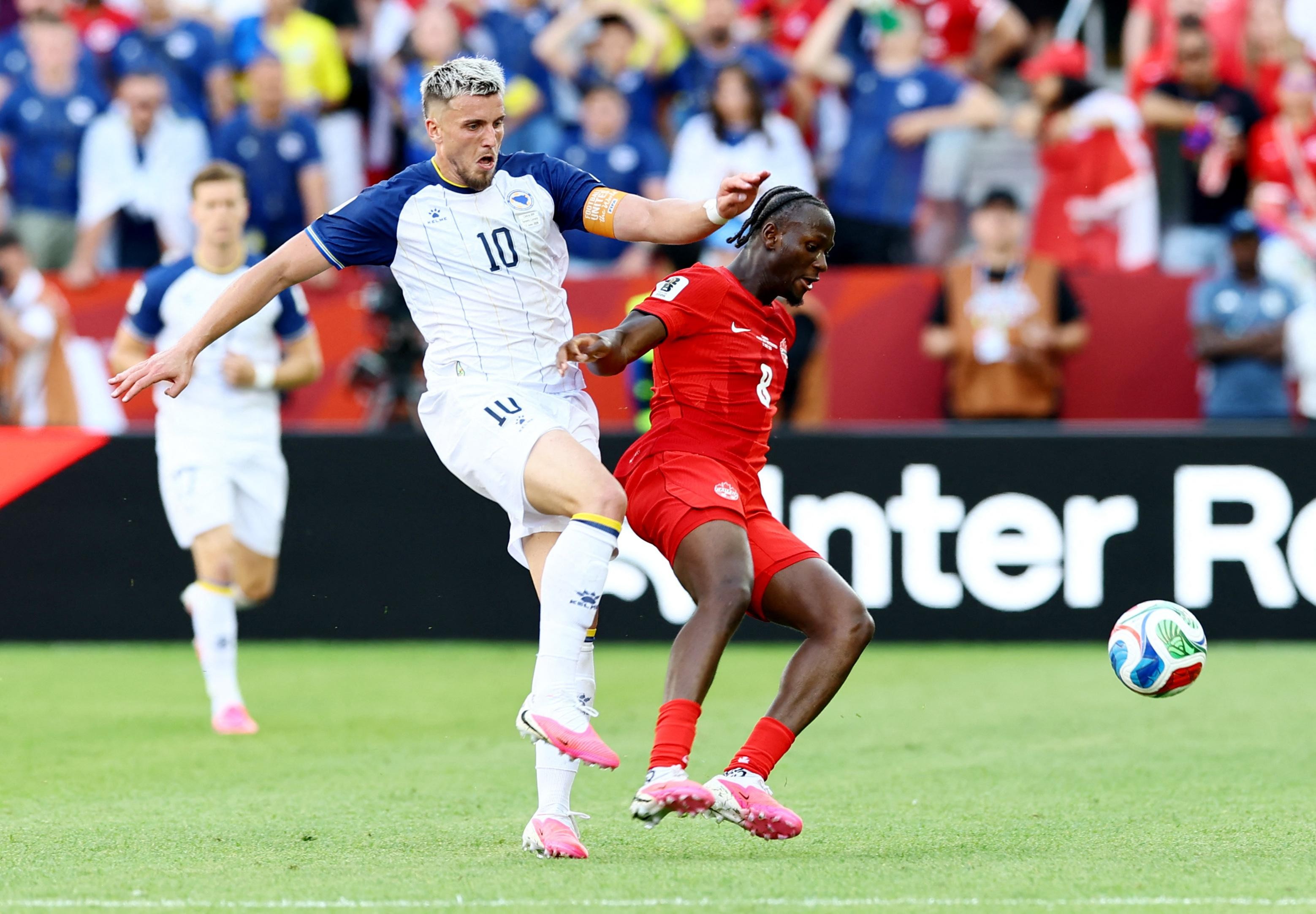 Canadá arranca empate contra a Bósnia e faz seu 1º ponto em Copas