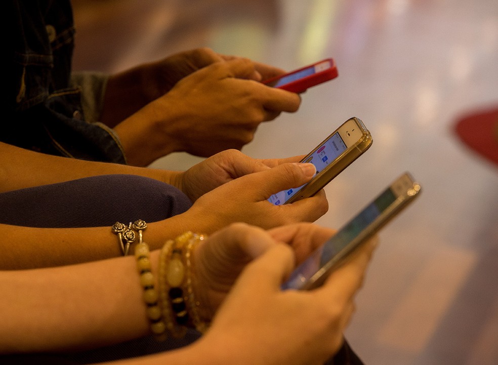 Na telefonia móvel a projeção é de alta de 35% no consumo, para R$ 58,37 bilhões, segundo pesquisa da IPC Maps — Foto: Divulgação