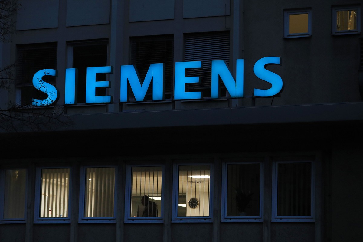 Siemens diz que clientes estão adiando investimentos devido à guerra no Irã