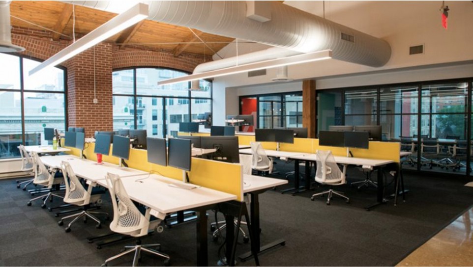 Por que as empresas estão voltando para o escritório?