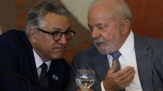 Após derrotas no Congresso, Lula reúne Padilha e líderes do governo no Planalto, nesta segunda-feira