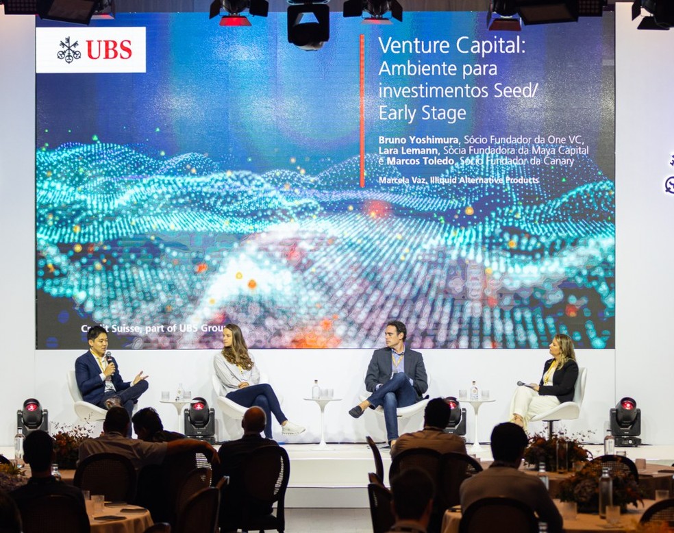 Da dir. para a esq.: Bruno Yoshimura, sócio fundador da One VC; Lara Lemann, sócia fundadora da Maya Capital; Marcos Toledo, sócio fundador da Canary; e Marcela Vaz, Illiquid Alternative Products GWM Brazil no UBS. — Foto: Leo Orestes/Glab