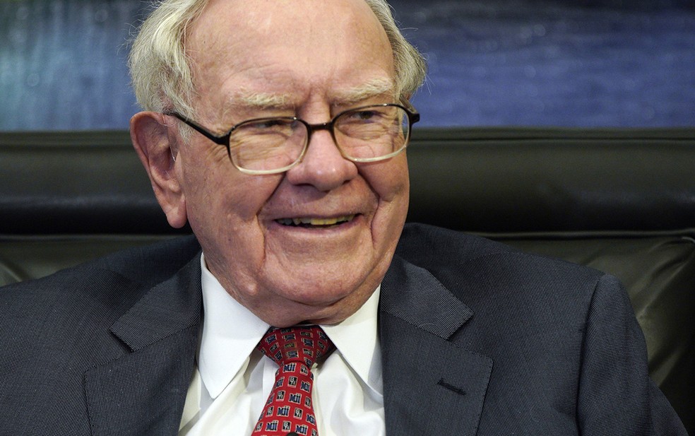 Berkshire Hathaway, de Warren Buffett, acelerou venda de ações bancárias após zerar posição no Goldman Sachs — Foto: Nati Harnik, File/AP