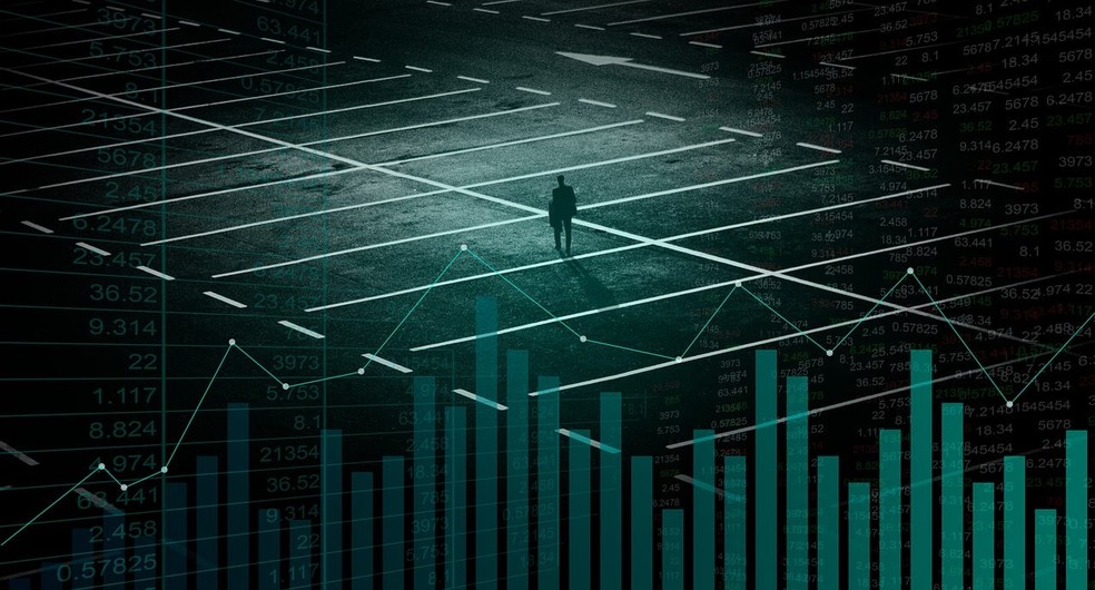 Gráfico de juros futuros com taxas percentuais em alta e baixa.