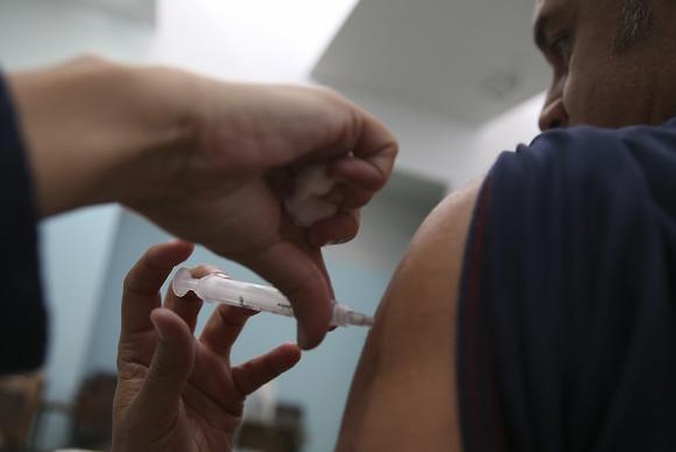 Vacinação contra a gripe — Foto: Agência Brasil