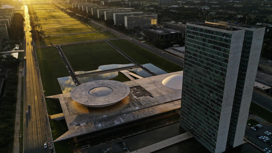 Vista aérea da Esplanada dos Ministérios em Brasília-DF, localizada no Eixo Monumental, via que corta o Plano Piloto no sentido leste-oeste