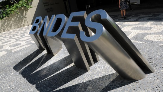 Consultas sobre linhas de crédito do BNDES aumentaram 185% em 4 meses, diz Mercadante