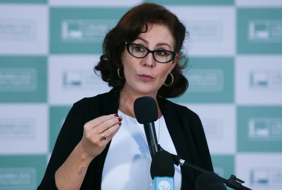 Carla Zambelli em coletiva de imprensa