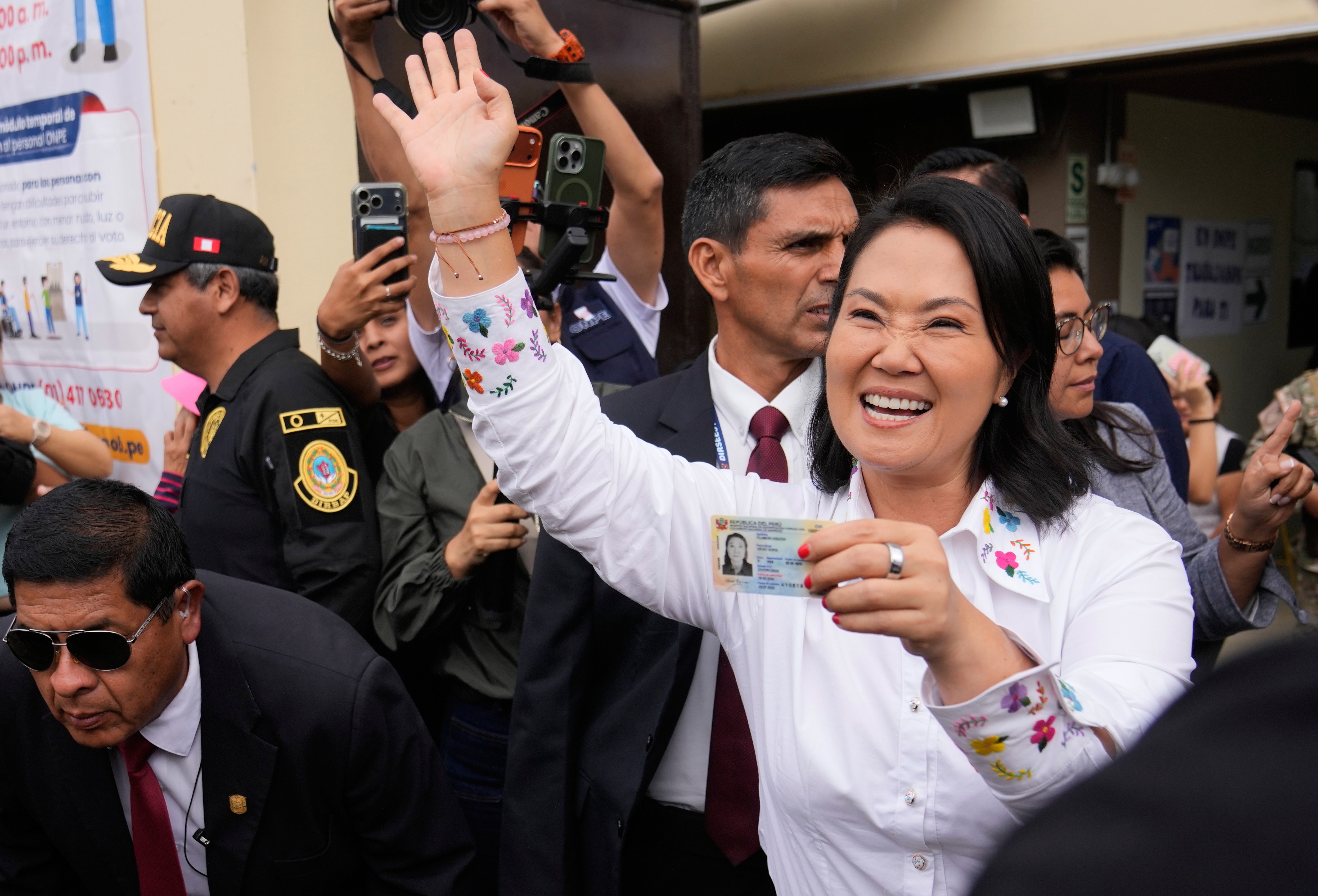 Peru: Partido de Sánchez diz que não reconhecerá resultado de eleição presidencial