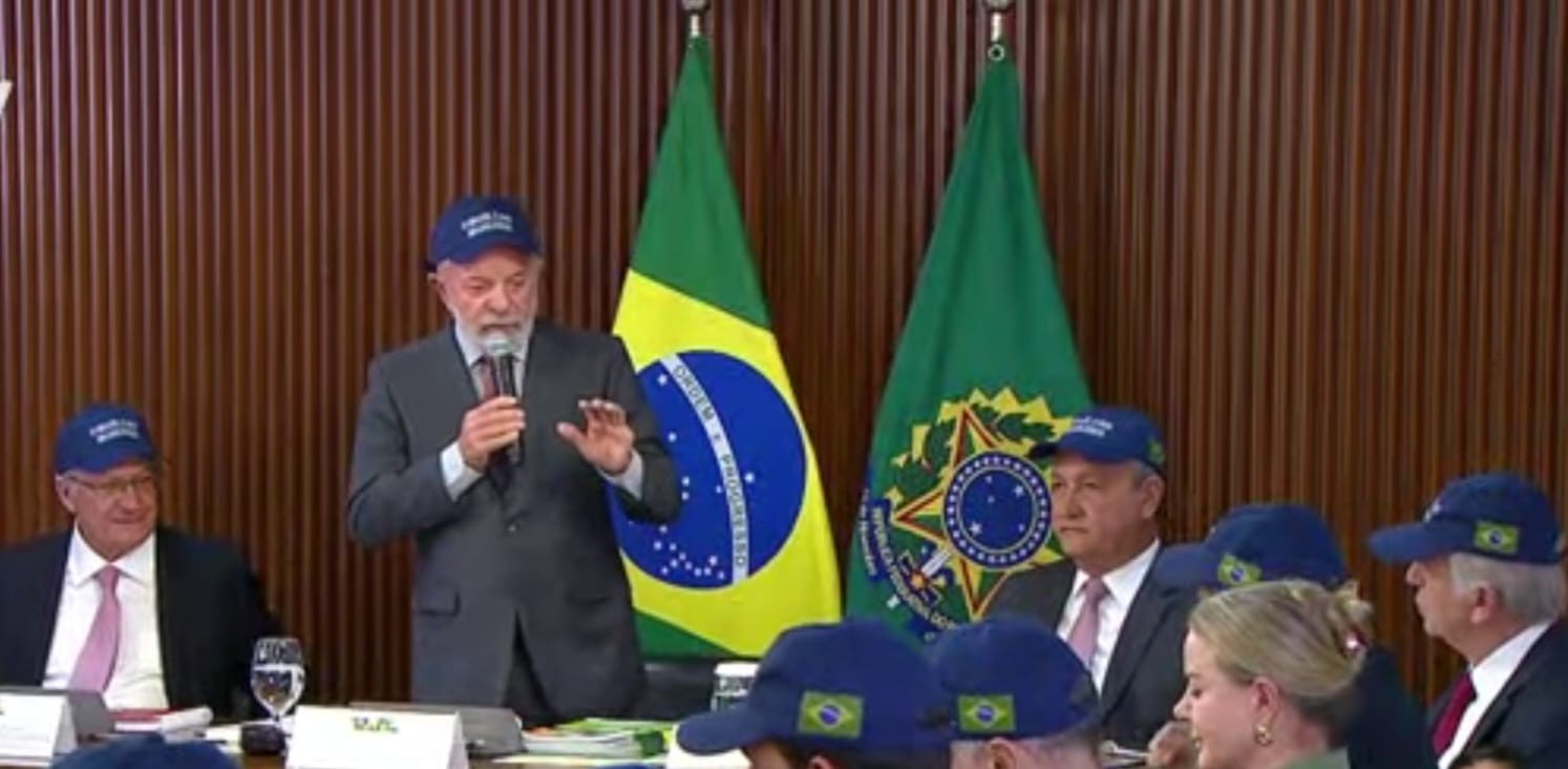 Lula chama Bolsonaro e Eduardo de 'maiores traidores da pátria' e cobra atitude do Congresso: 'precisa discutir'