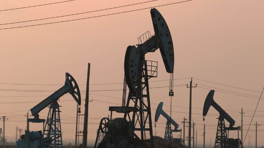 Estoques de petróleo dos EUA caem 6,4 milhões de barris na semana até 19 de abril