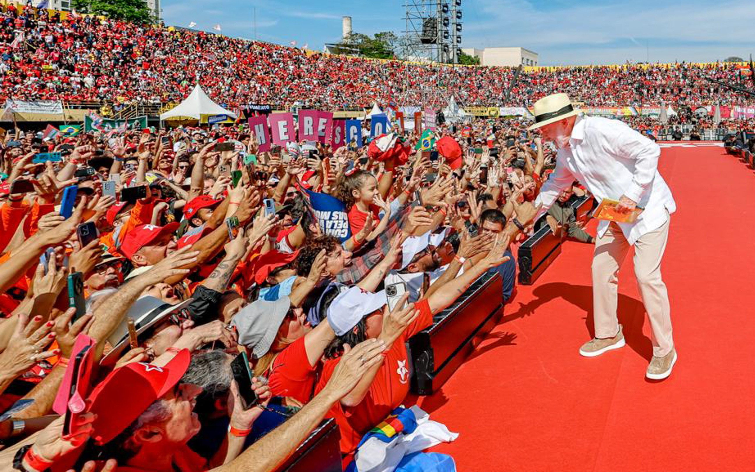 Lula faz acenos a mulheres Flvio associase a Bolsonaro e | Política | QTU - Notícias