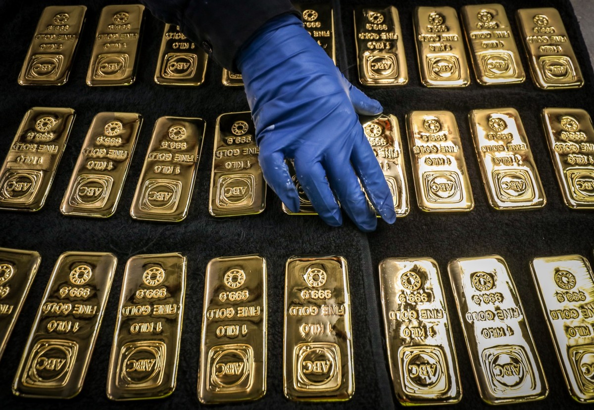 Ouro se recupera e sobe mais de 1% após seis sessões de perdas