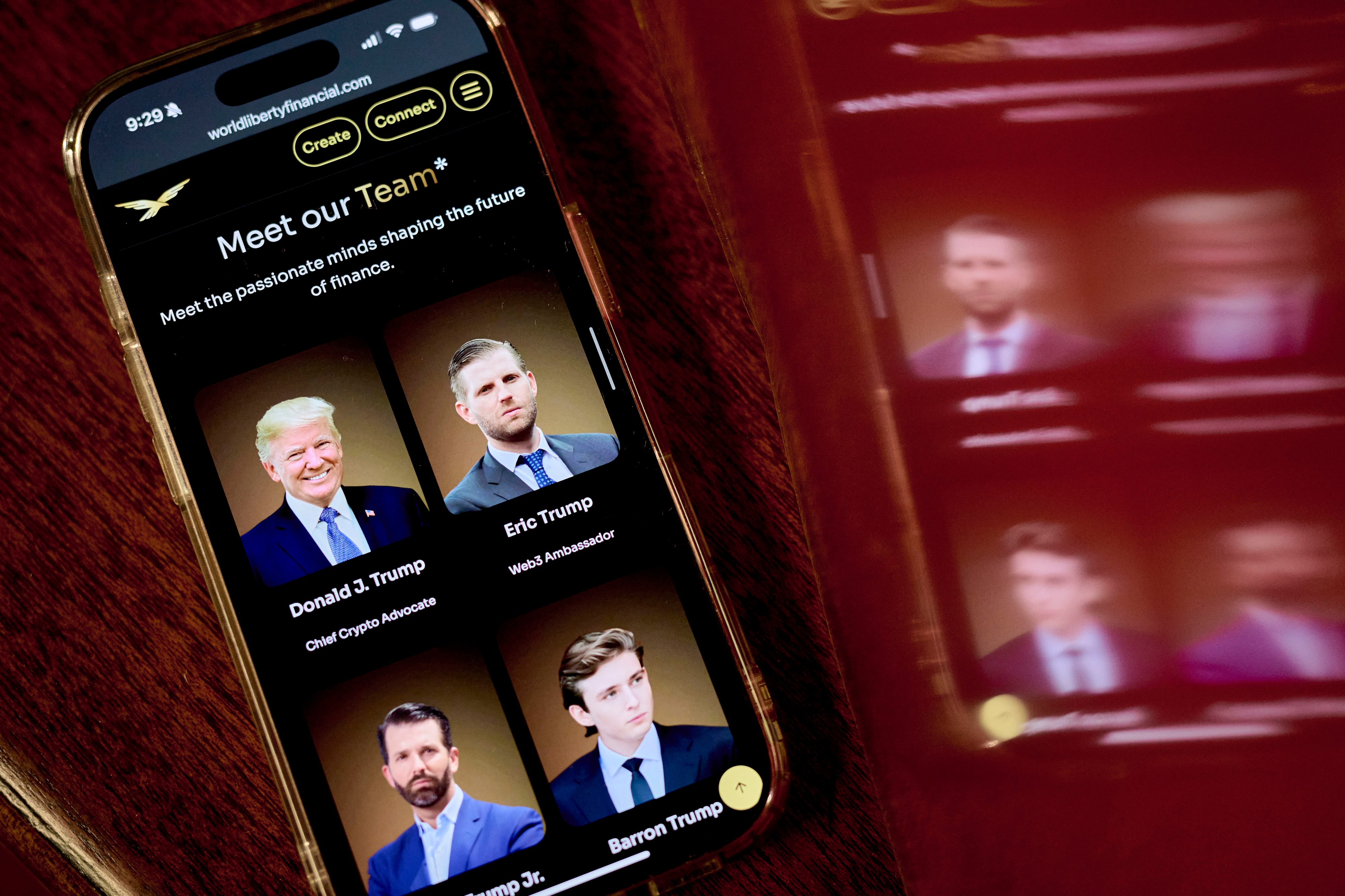 Fortuna da família Trump em stablecoin é impulsionada por relação com a Binance