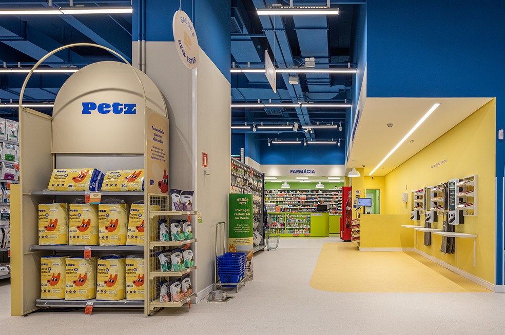 A Cobasi, de capital privado, anunciou fusão com a Petz, que fez IPO em 2020; as ações da companhia de Sérgio Zimerman sofreram desvalorização na bolsa — Foto: Divulgação