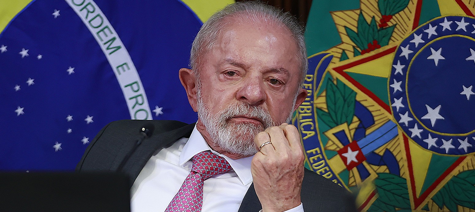 Lula se divide entre dar 'xeque-mate' no Senado ou reapresentar nome de Messias para STF