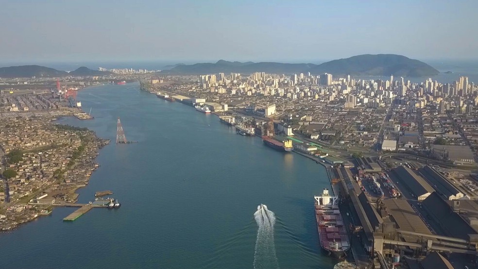 Canal de navegação entre Santos e Guarujá, no litoral paulista — Foto: Divulgação/Autoridade Portuária Porto de Santos