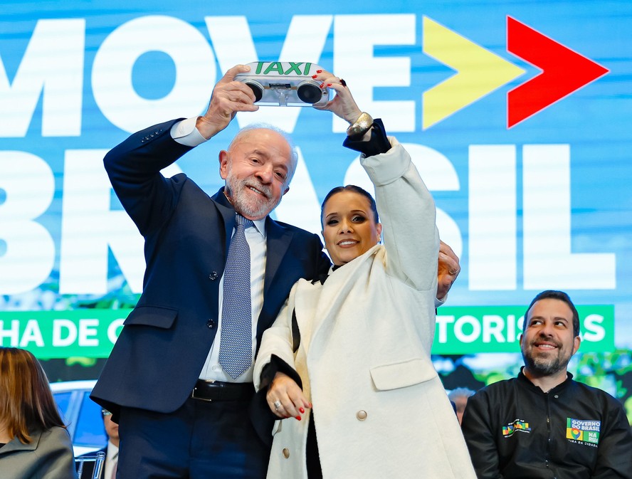 Lula lança programa de crédito de R$ 30 bi para motoristas de aplicativo e taxistas